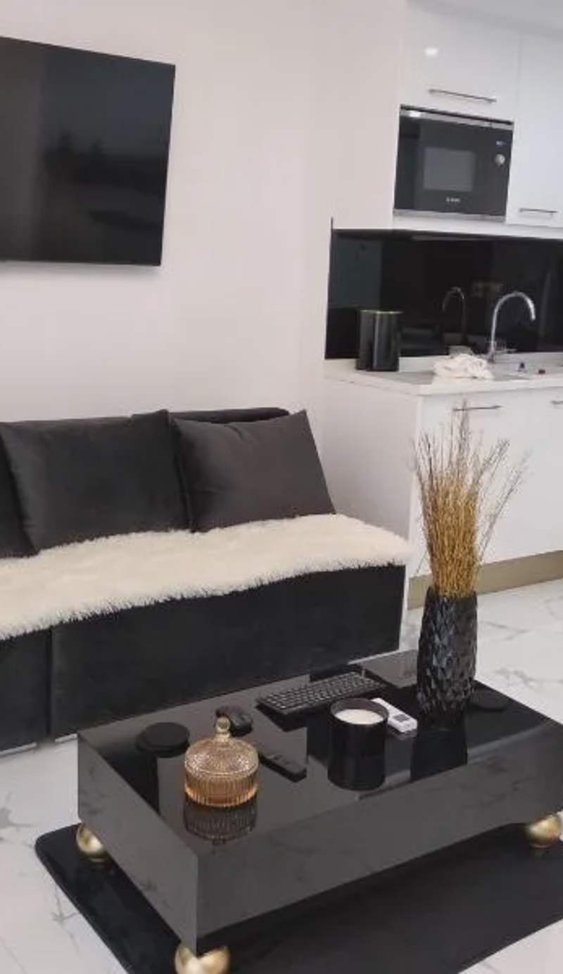 Despina's Palace apt downtown