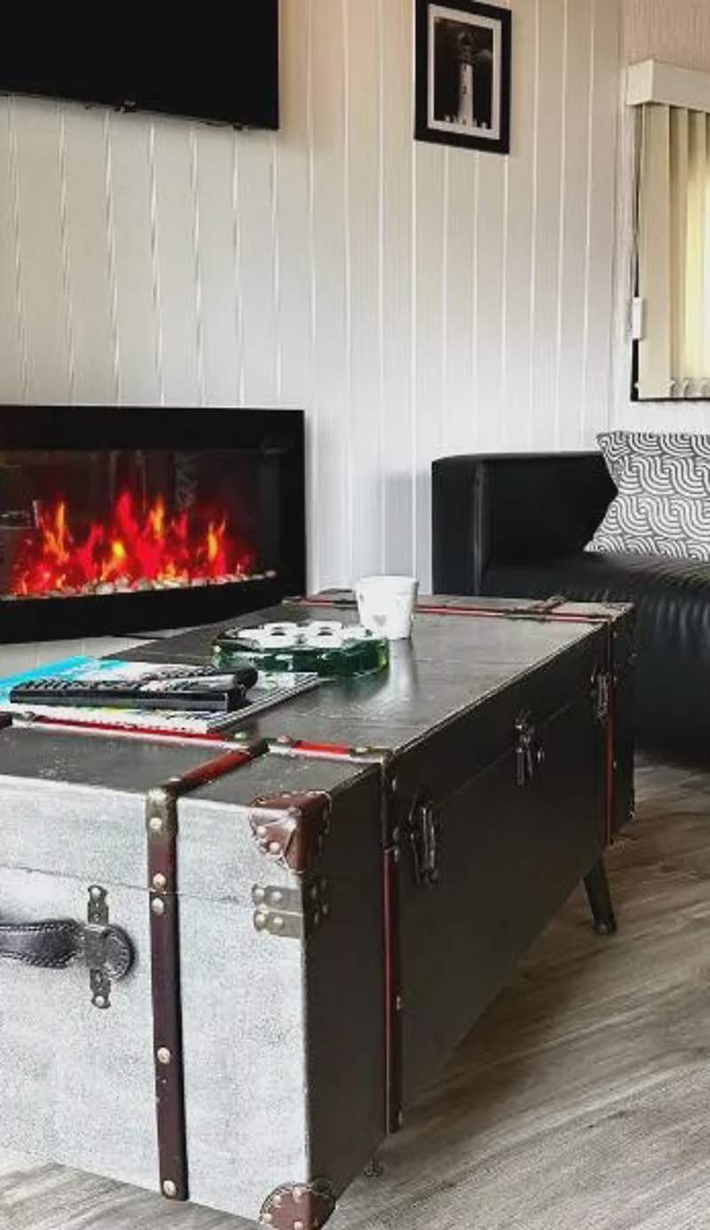 Lodge Cabin with Fabulous Views - Farm Holiday