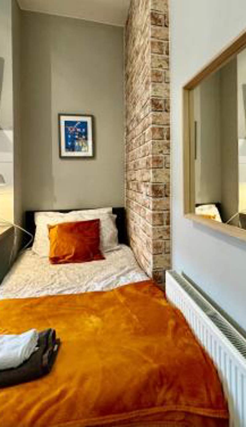 Limpenny Studio - Cityscape Cozy Corner