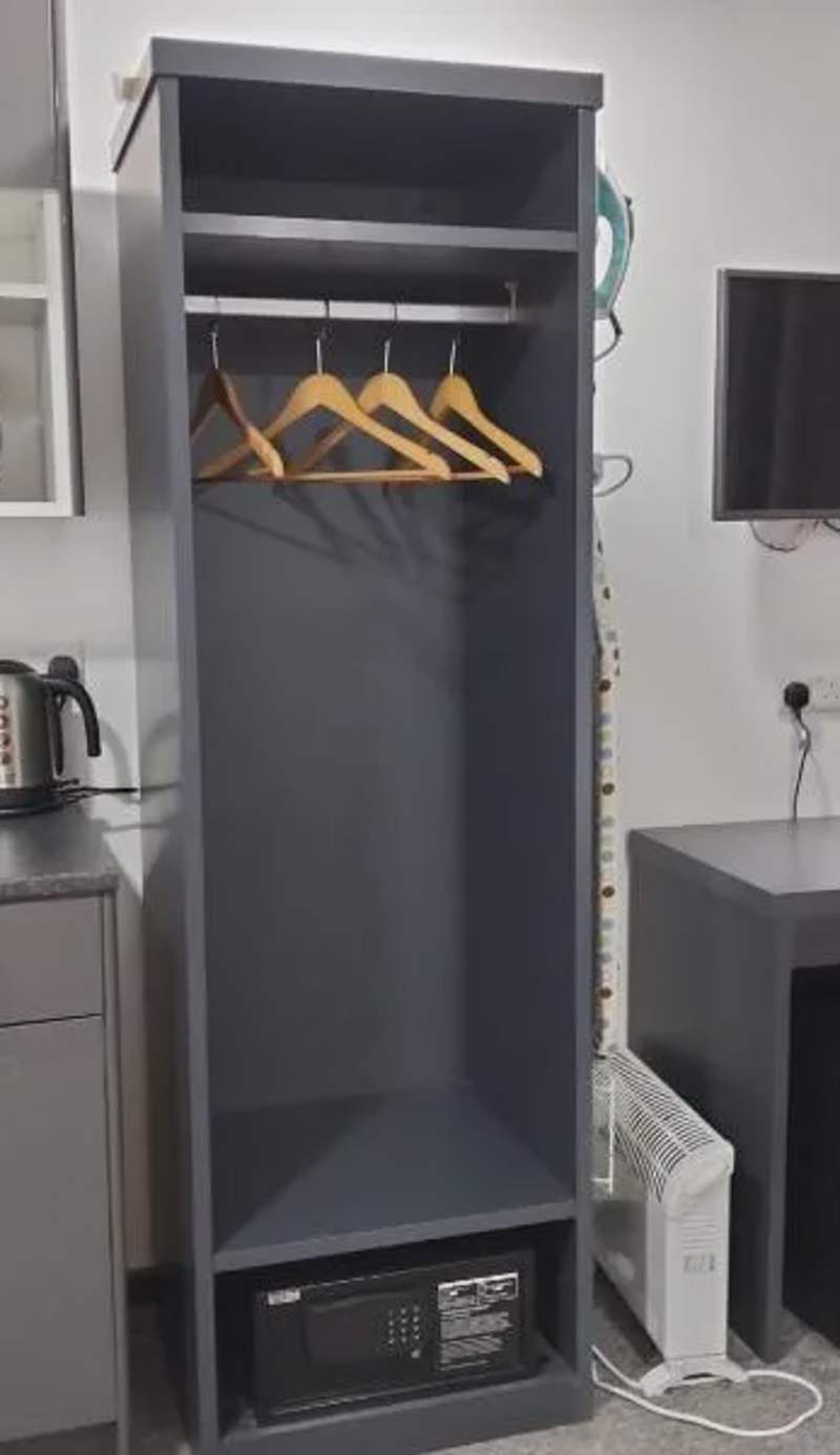 1 Bed Flat - Sleeps 2 - Parking - Wifi