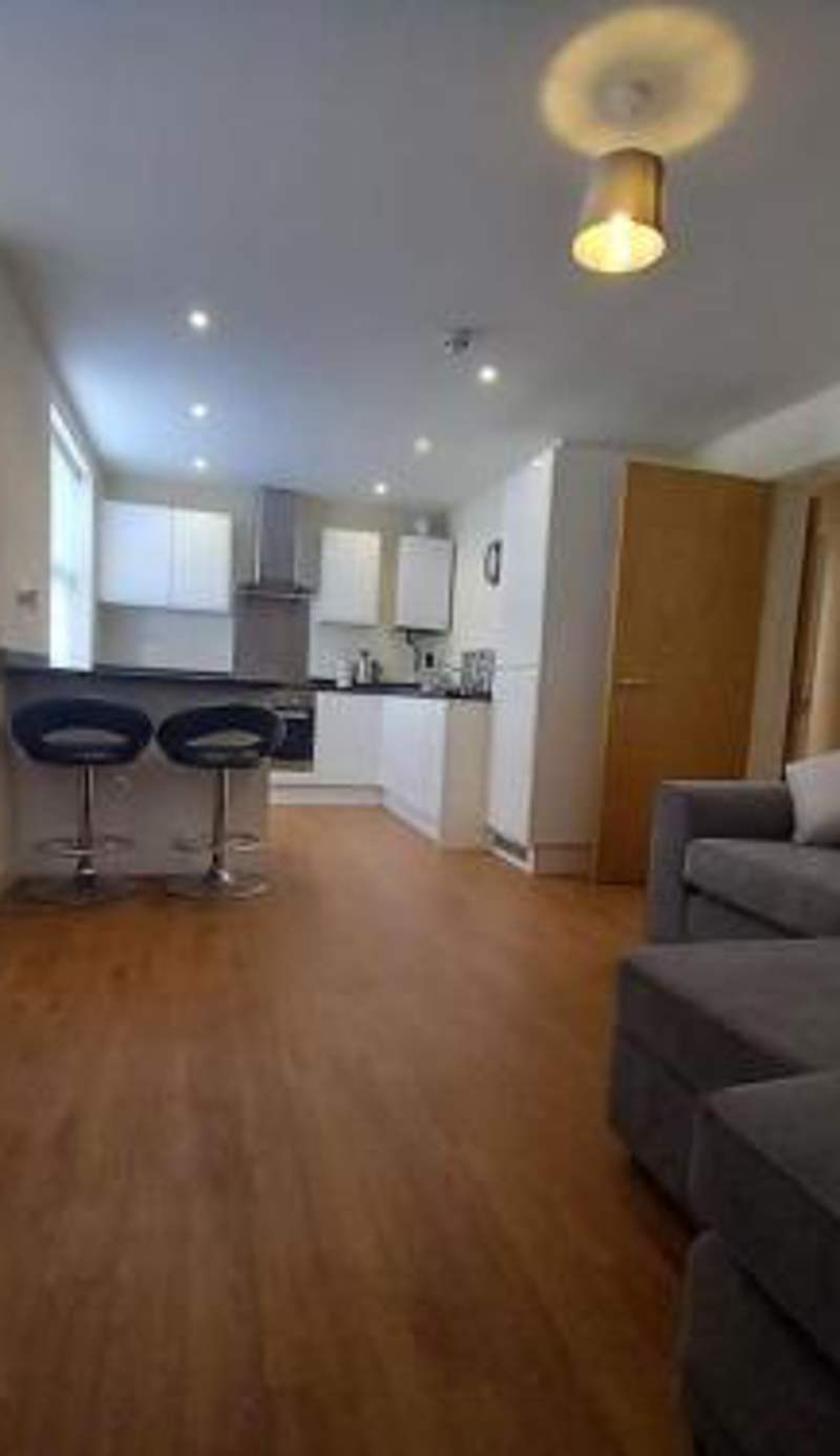 Comfortable and spacious 2 bedrooms Free parking