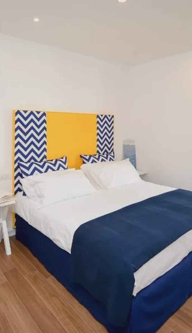 Casa Pantone