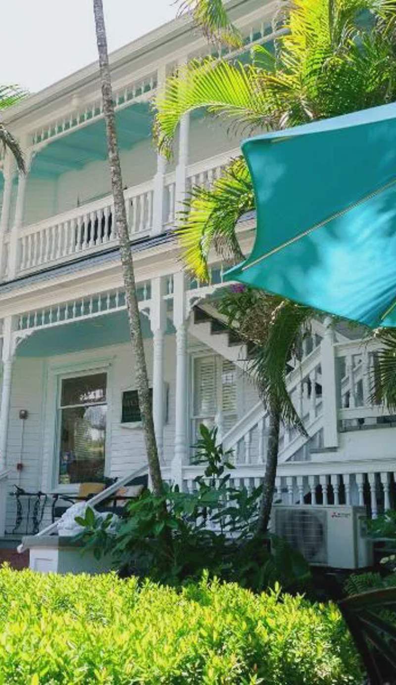 Southernmost Point Guest House & Garden Bar