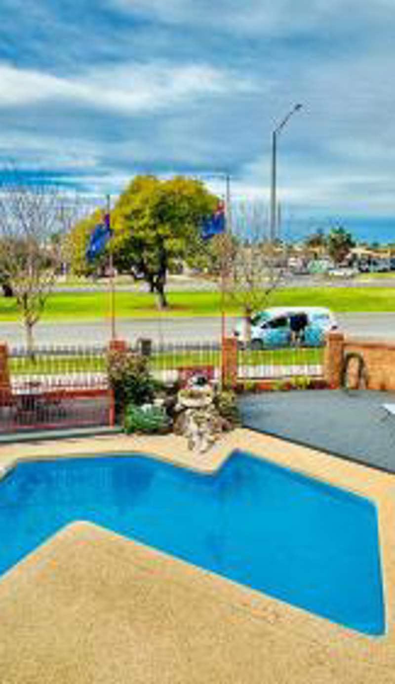 Early Australian Motor Inn