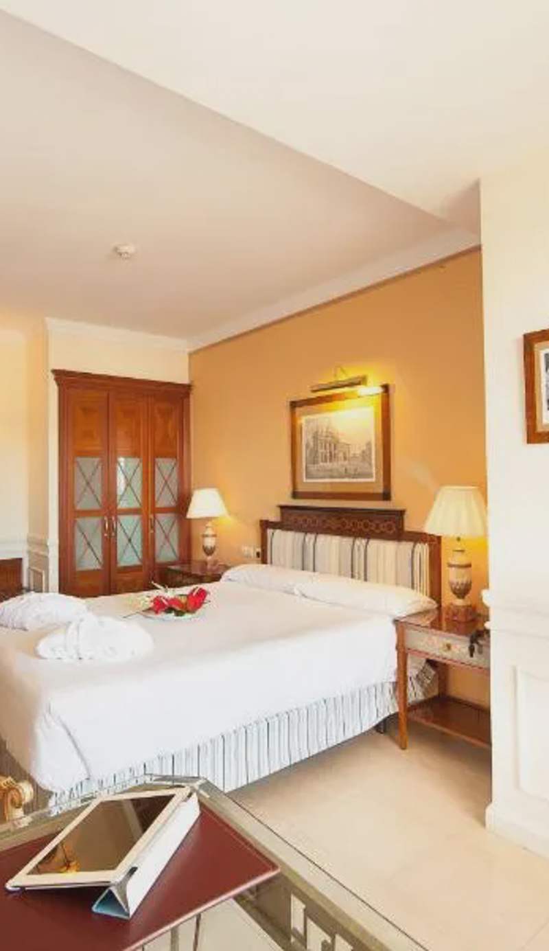 Apartamentos Guadalpin Boutique