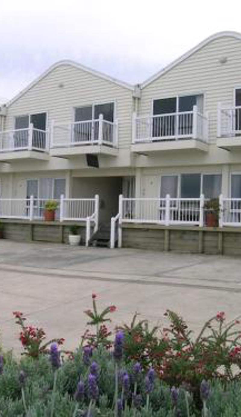 A Great Ocean View Motel