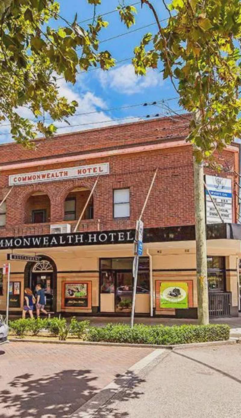 Commonwealth Hotel