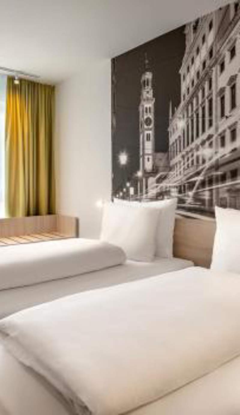 Super 8 by Wyndham Augsburg