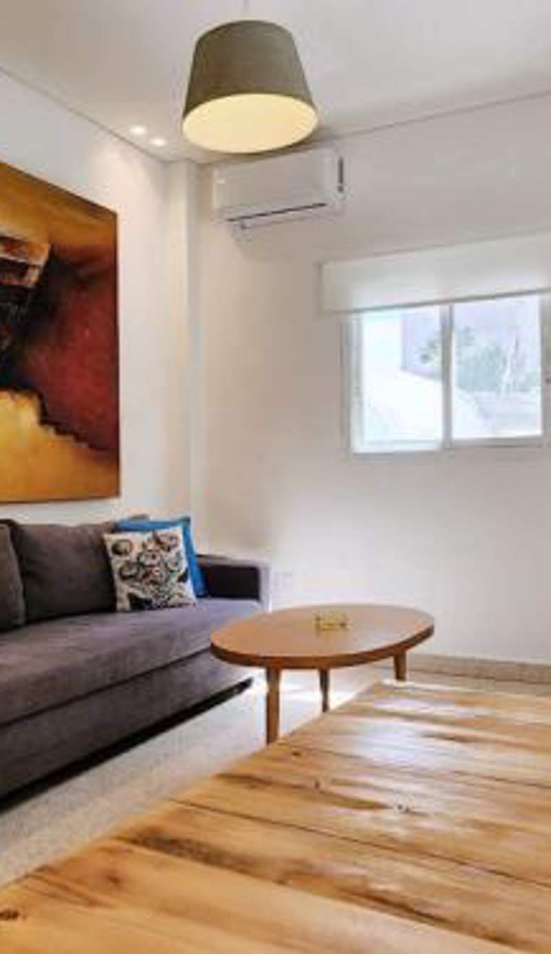 Railway House 1BR Apt w front yard