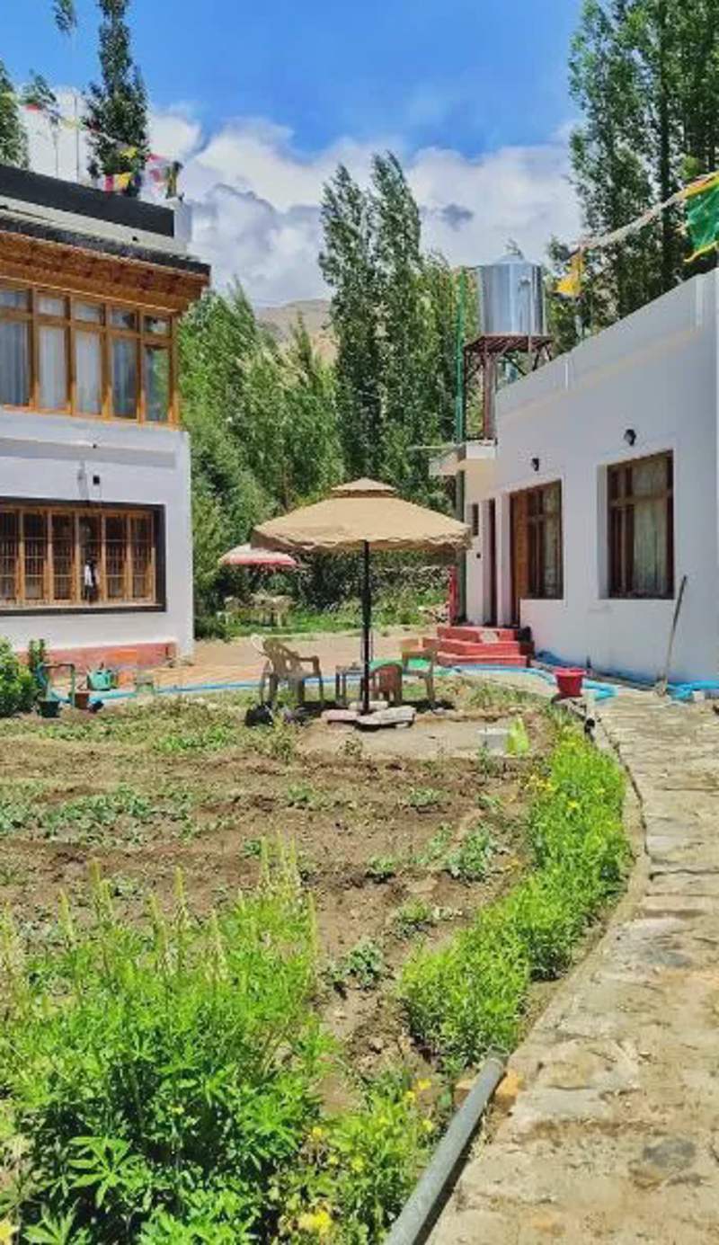 Sponbo Guest House, Leh