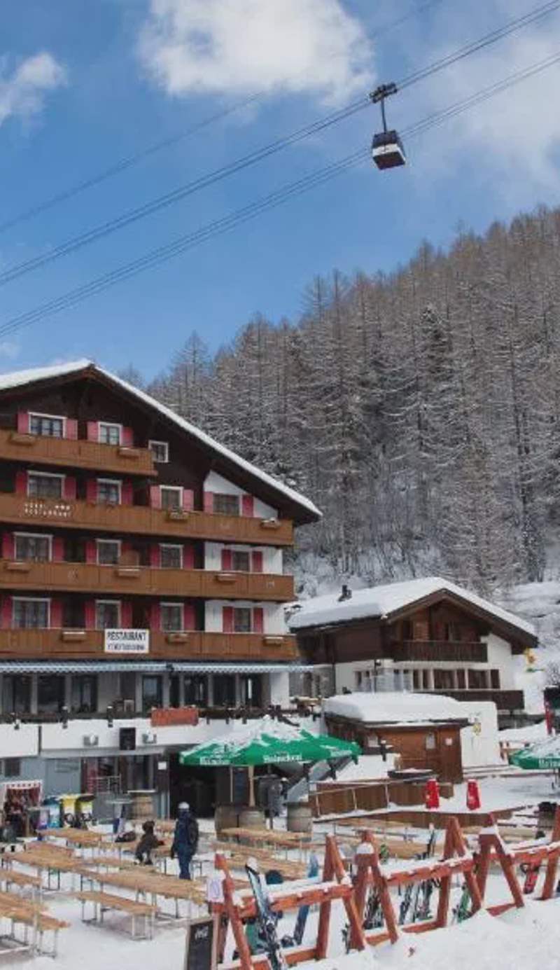 Hotel THE LARIX ski-in ski-out