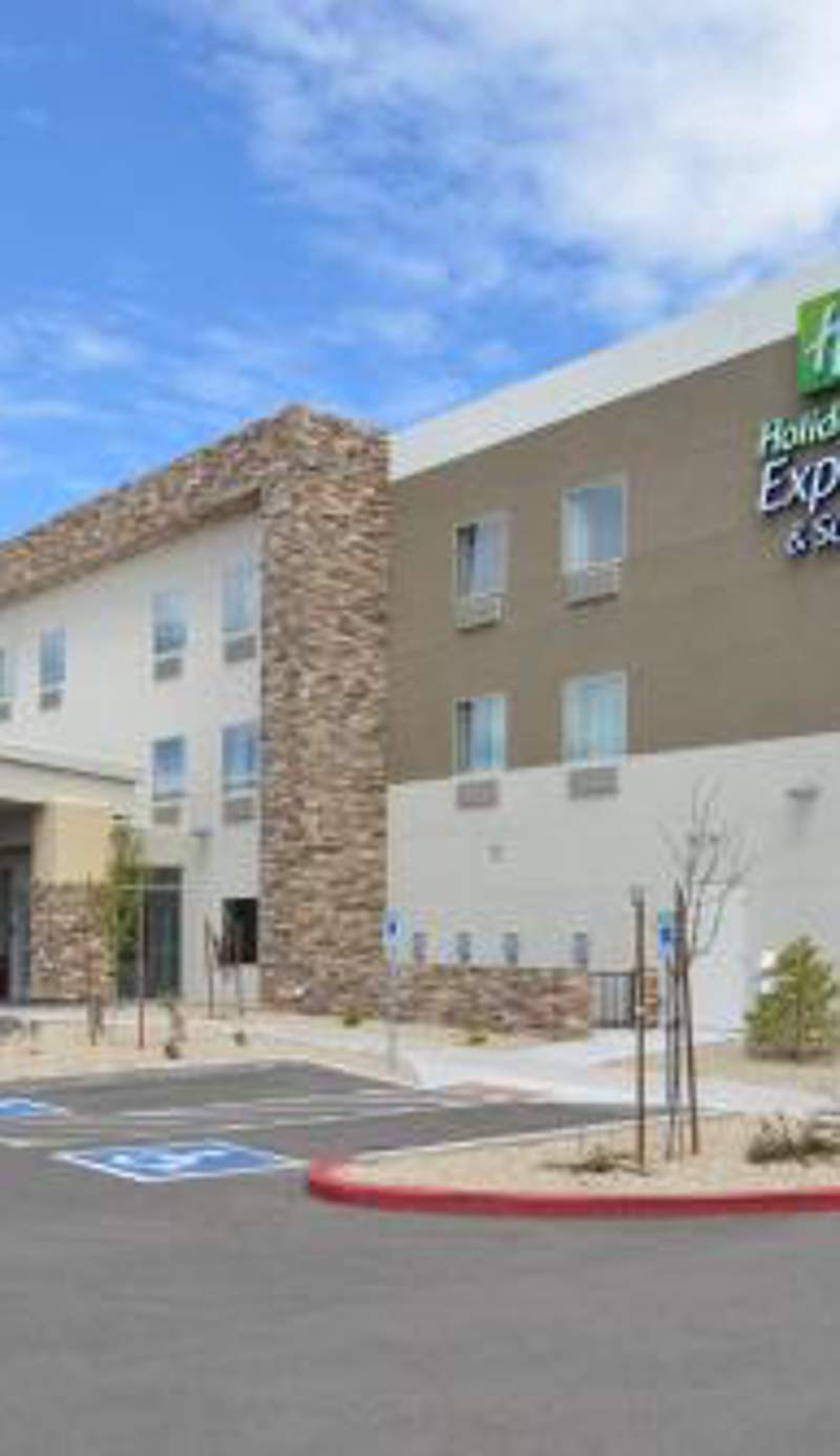 Holiday Inn Express & Suites Williams by IHG