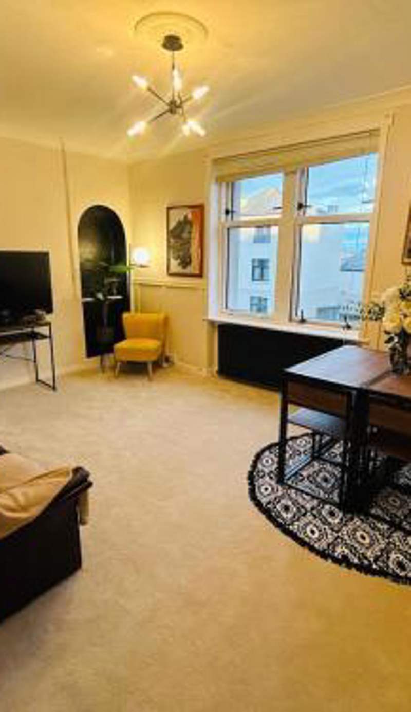 Stylish 2-Bedroom Modern Flat