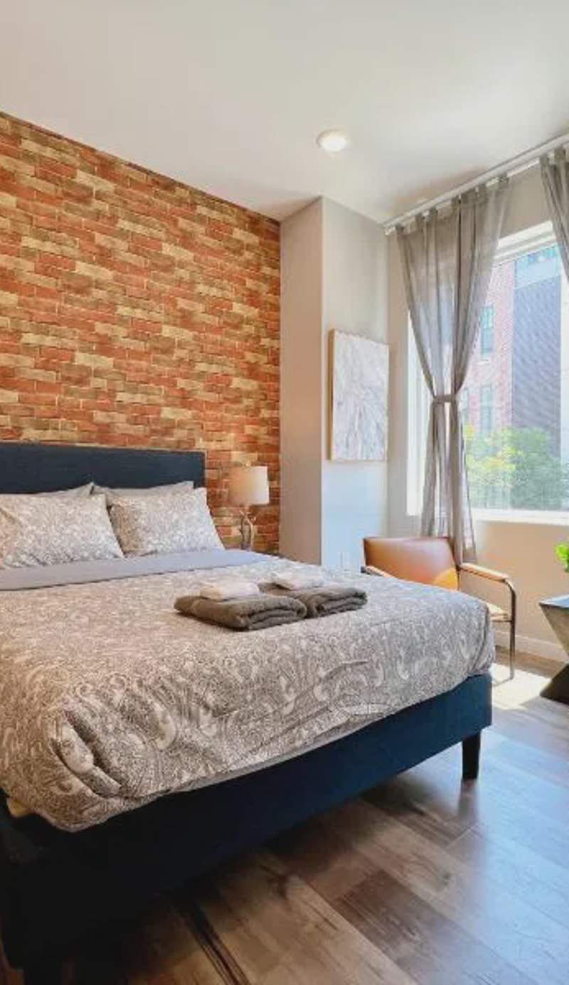 Stay at Luna on Ridge Ave