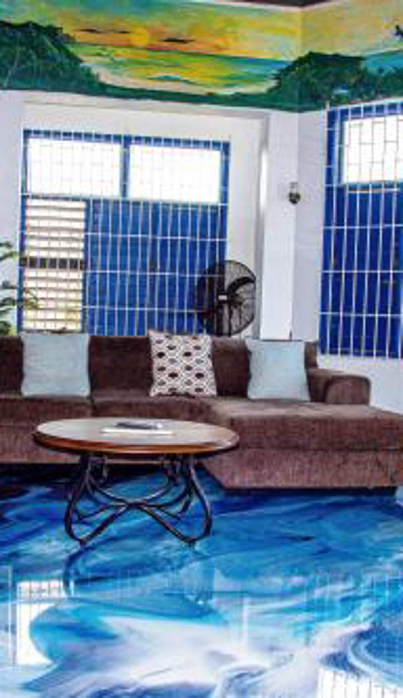Sunshine Lodge: Your home away from home