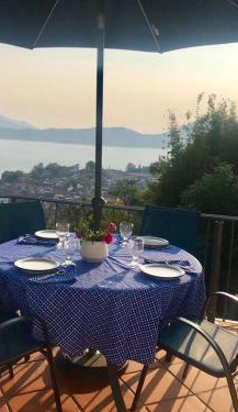 Suite privada con jacuzzi y vista al lago