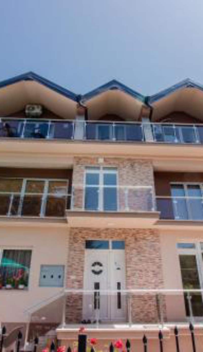 DE & EV ACCOMMODATION