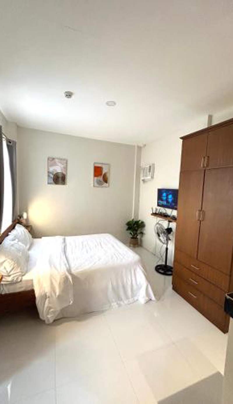 Henry residences Apartment Studio type close to SM, Walking St, Airport