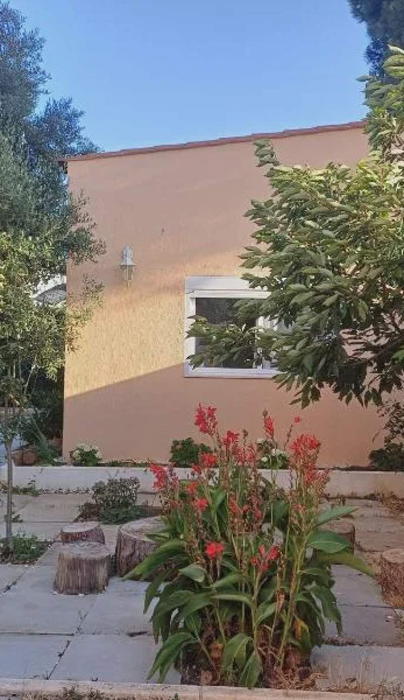 Garden house in Cascais