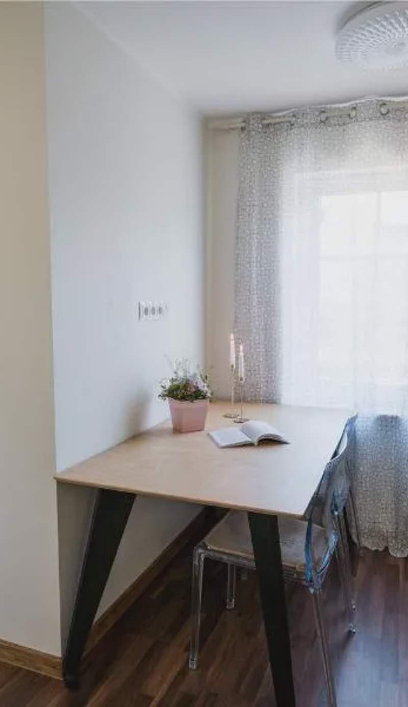 Cozy Studio on Veerenni St, garden views.