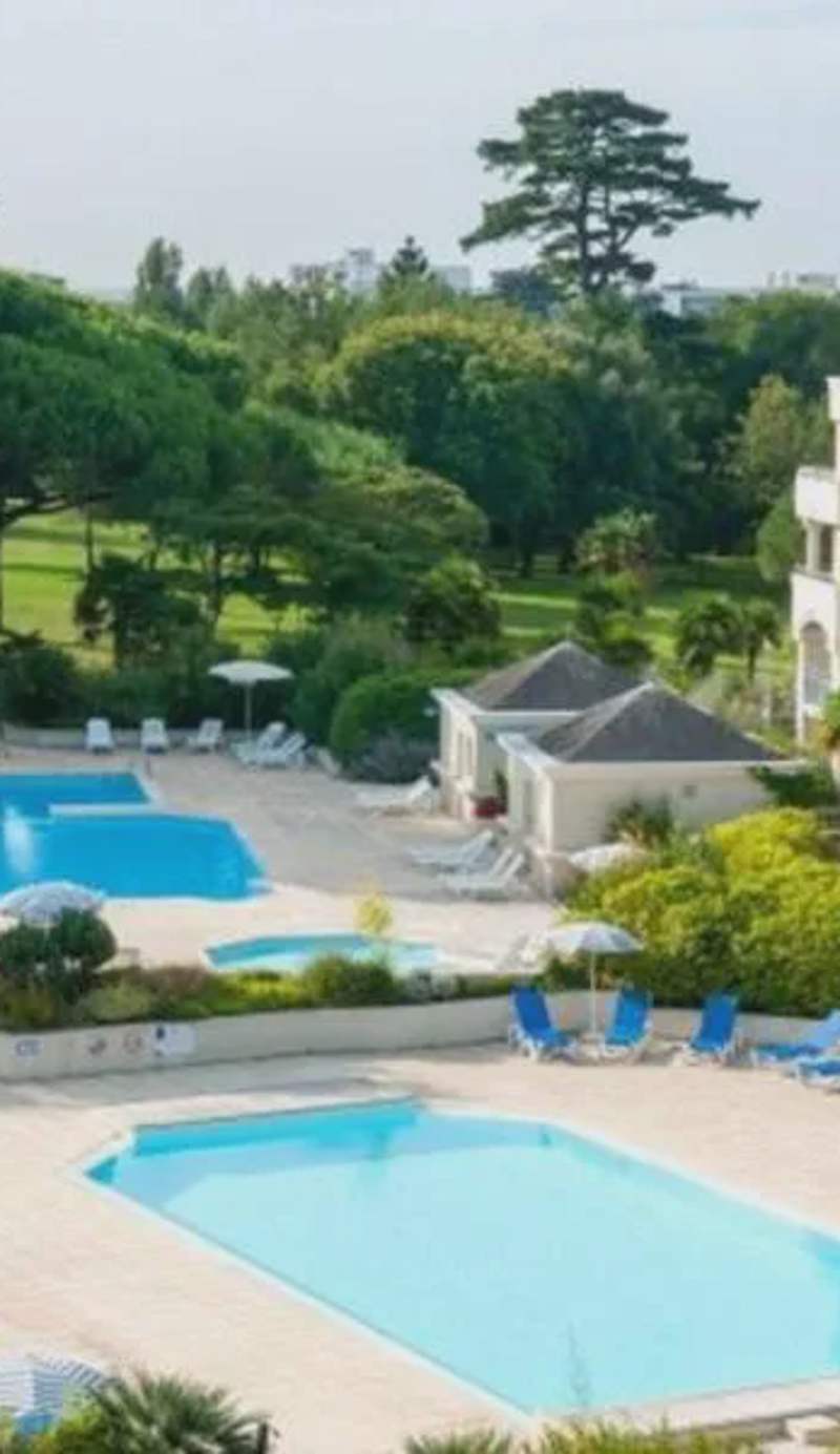 Studio avec piscine à 300m de la plage Résidence Royal Park