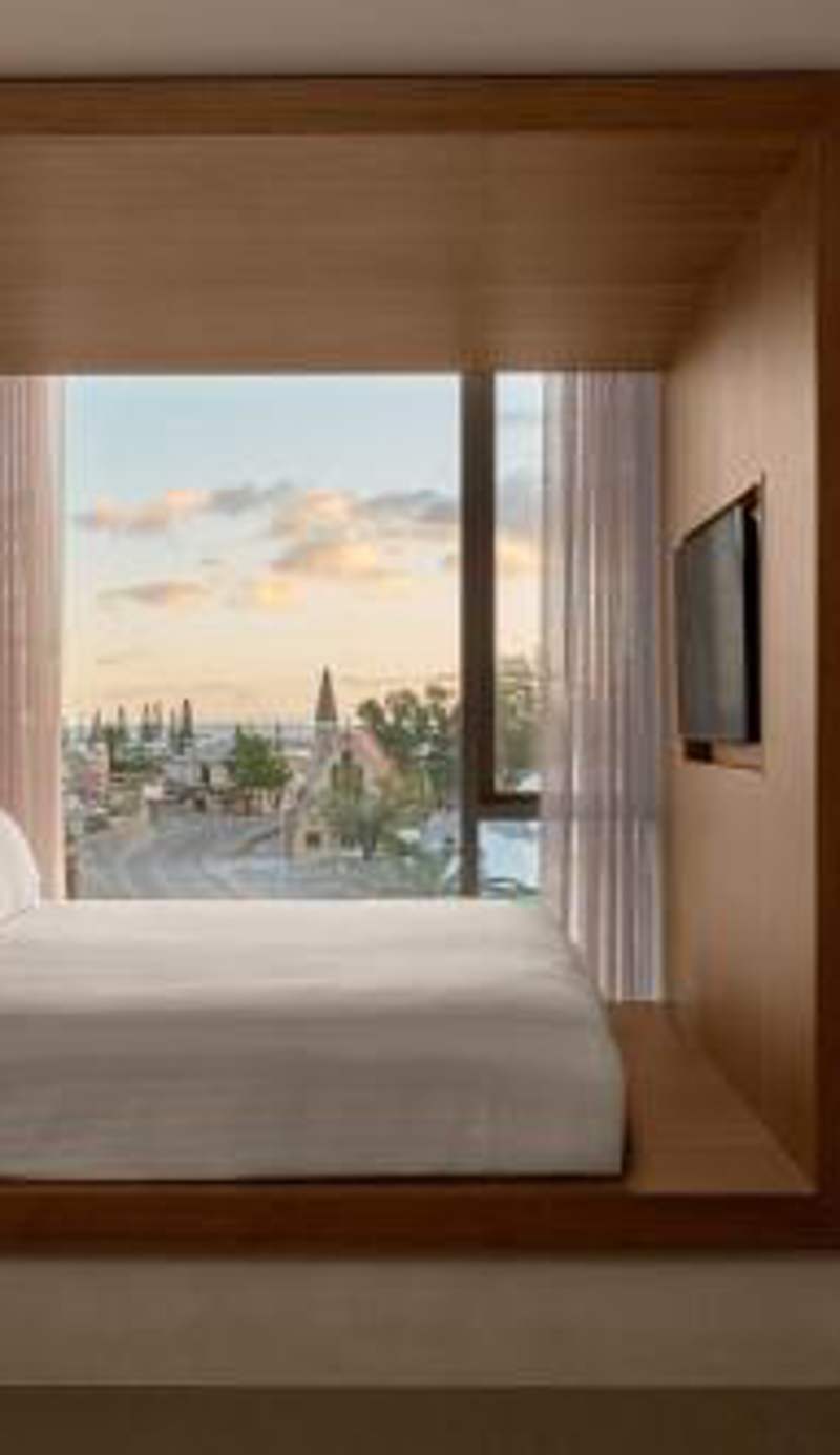 Garde and Warders Hotel