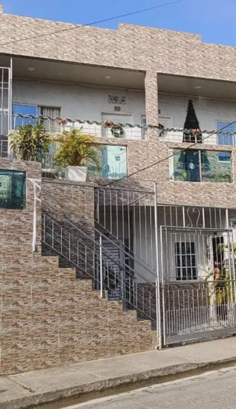 APARTAMENTOS LIZ MARIA