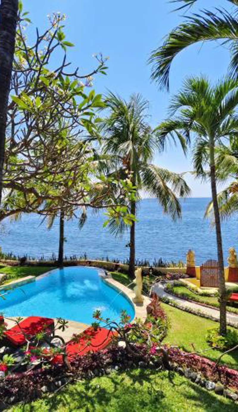 Teluk Indah Beach & Pool Villa