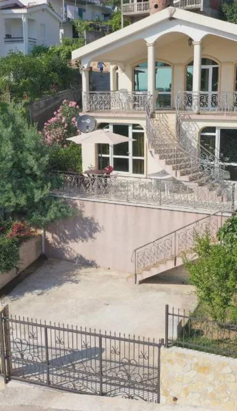 Green Line Guesthouse