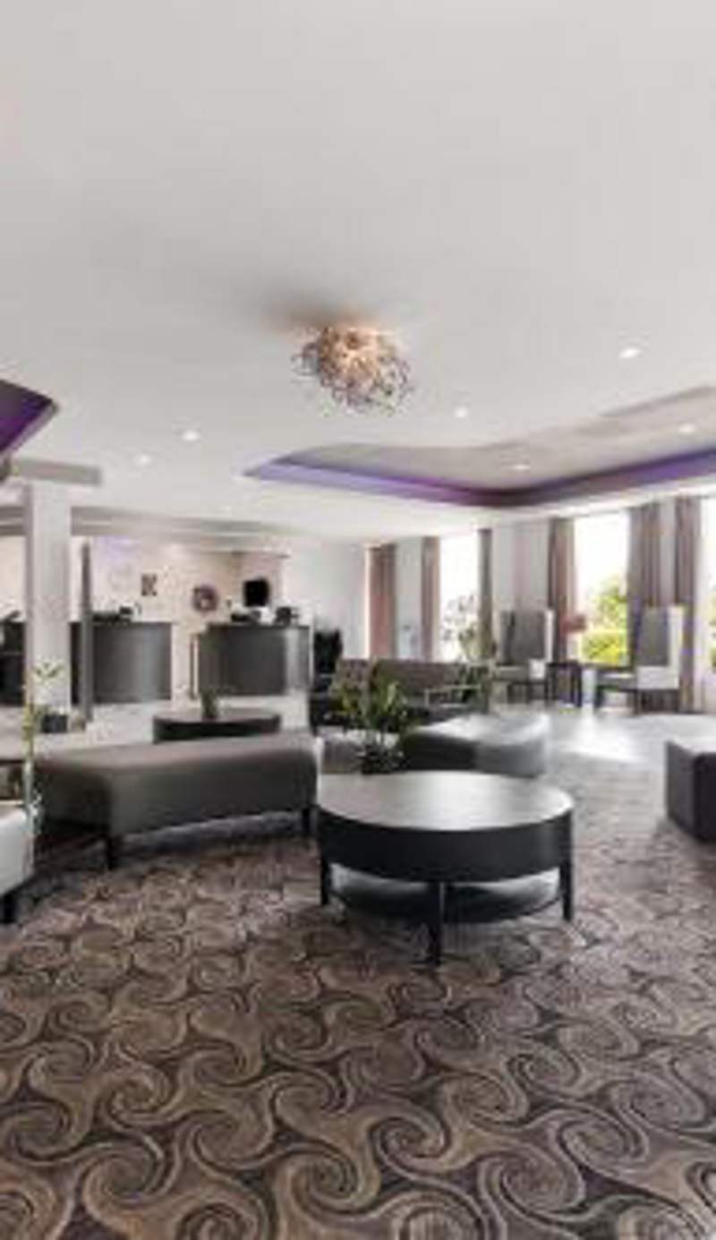Clarion Inn & Suites Across From Universal Orlando Resort