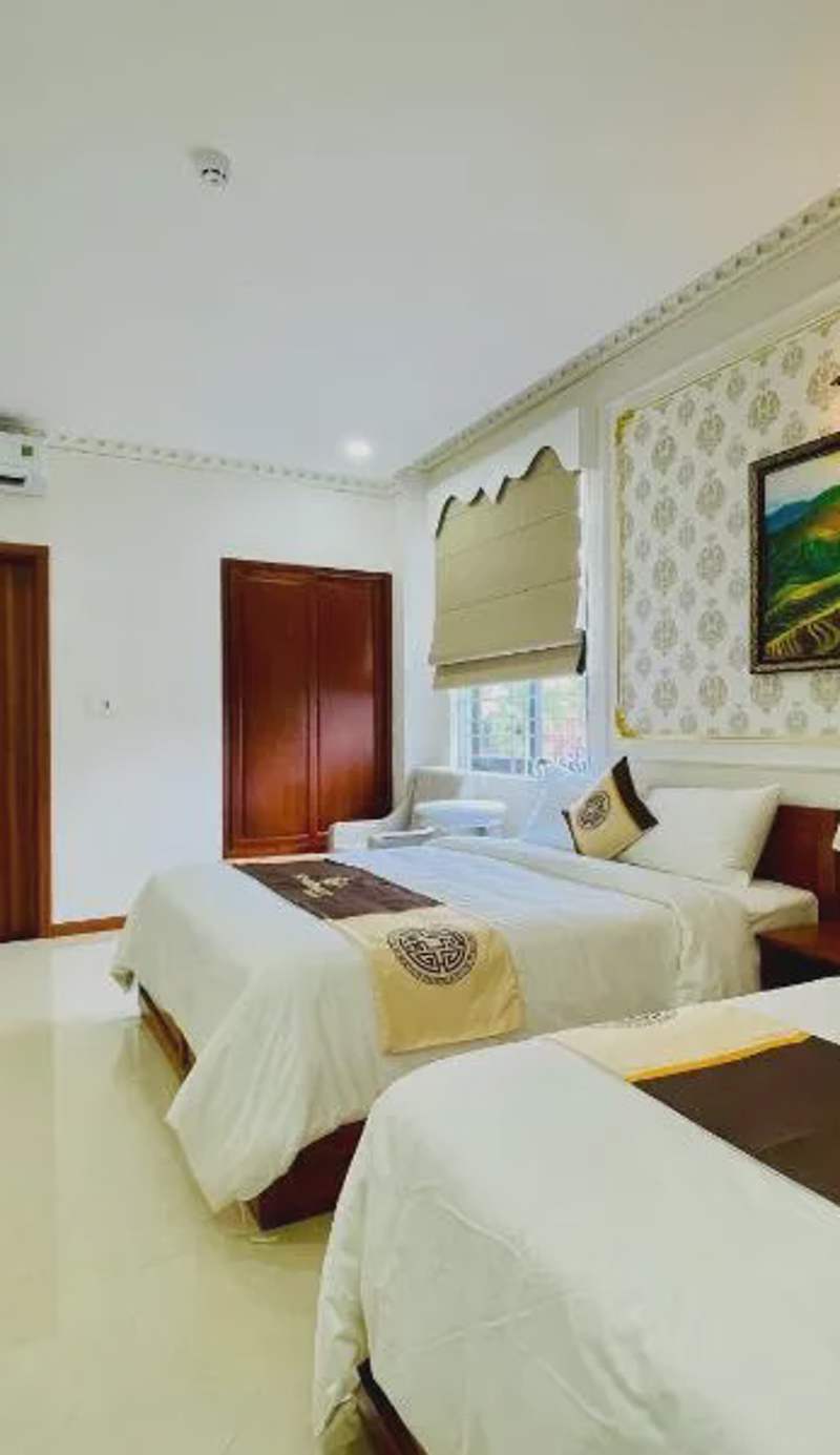 NEW PALACE HOTEL