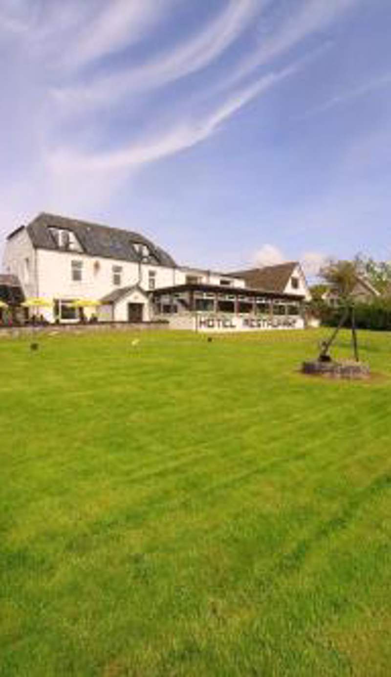 Lochnell Arms Hotel