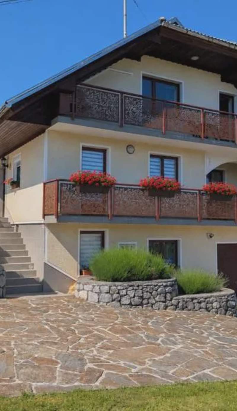 Spacious Countryside Flat - 25 minutes from Ljubljana