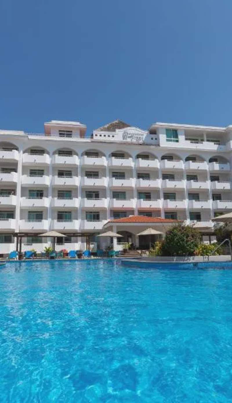 Torreblanca Beach Hotel and Suites Guayabitos - Desayuno y Comida Incluido