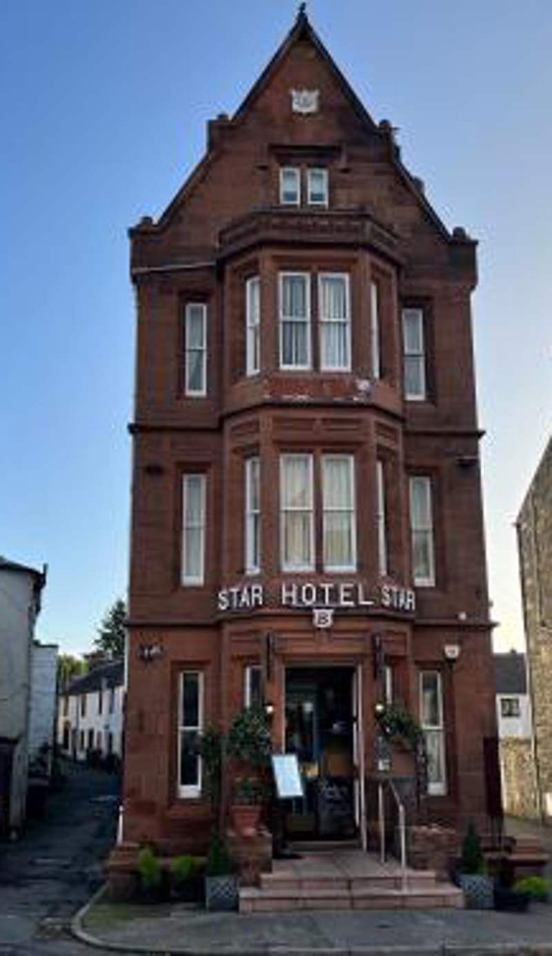 The Famous Star Hotel Moffat