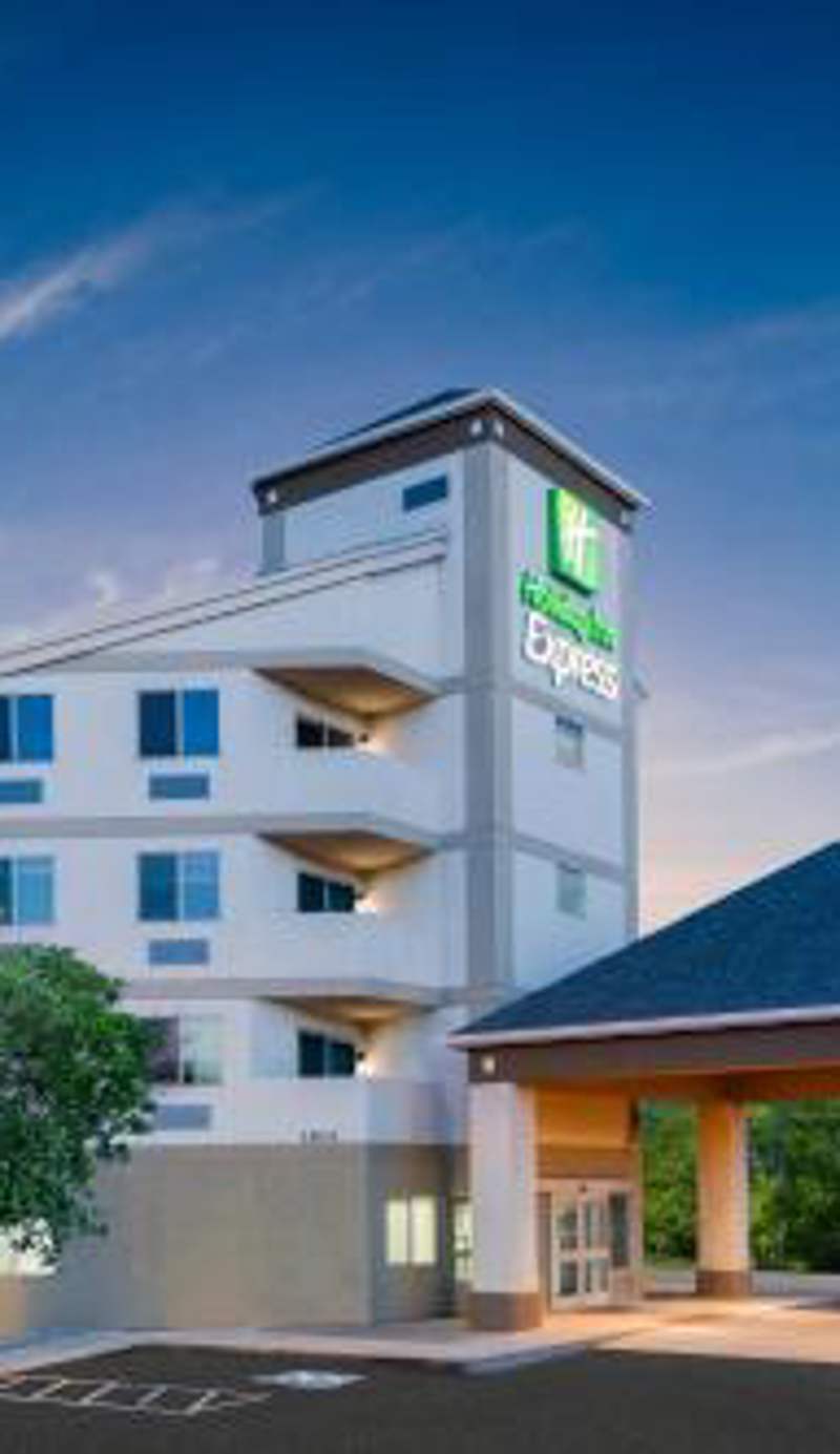 Holiday Inn Express & Suites Colorado Springs-Airport by IHG