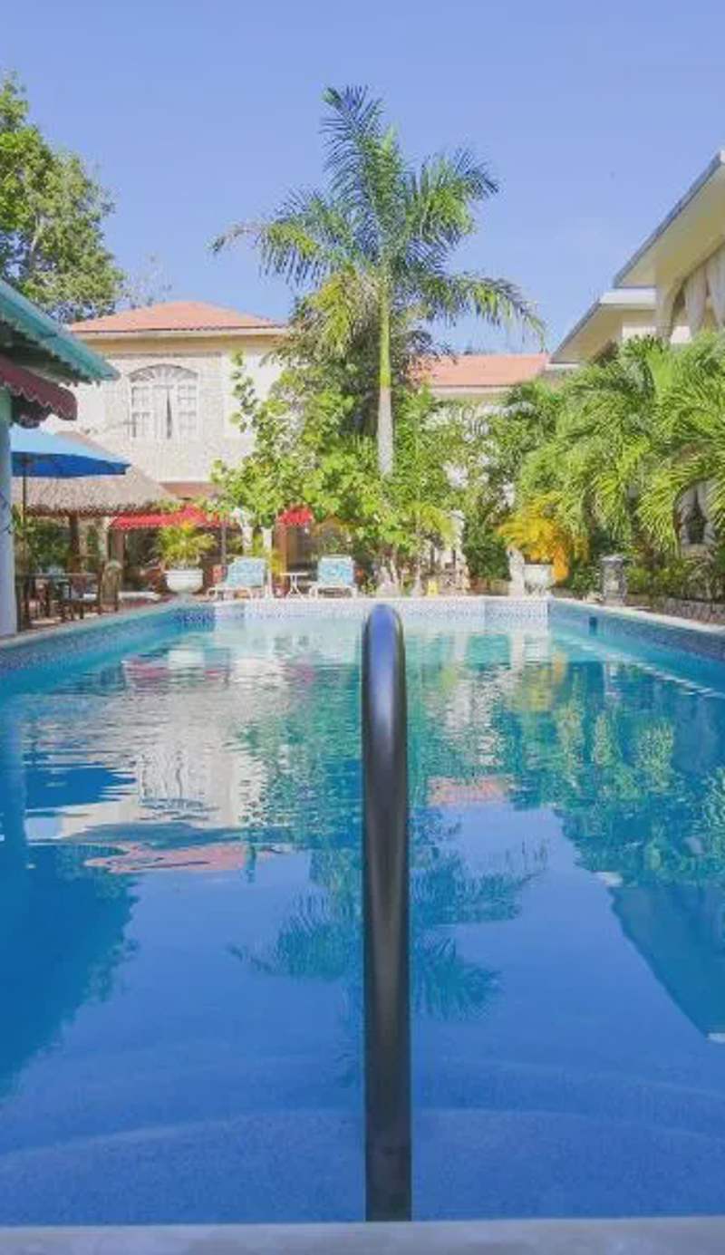 Rayon Hotel