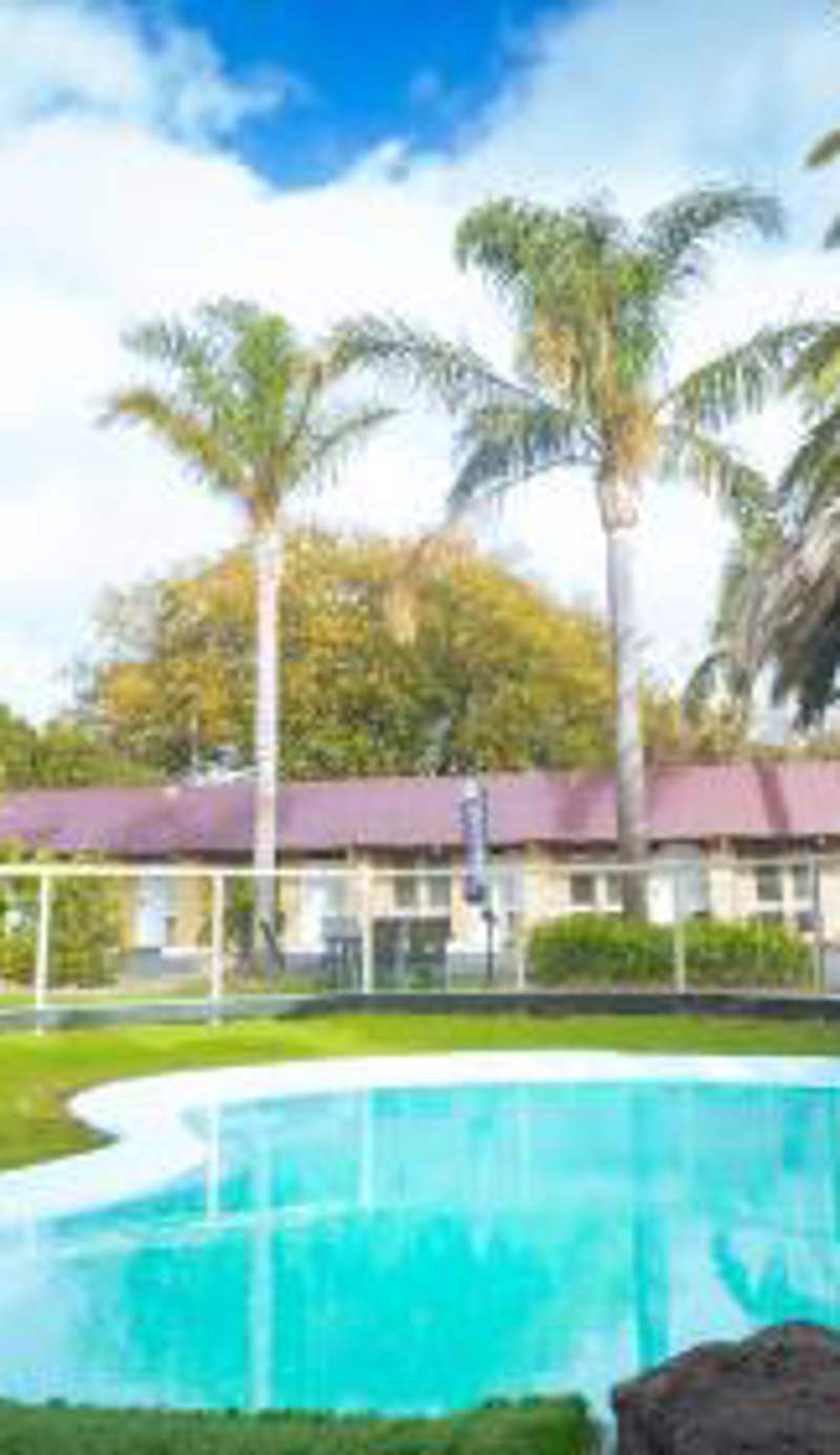 Tropicana Motor Inn