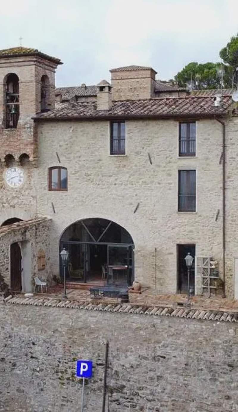 Maison Rosina con ampia vista in borgo del 1400