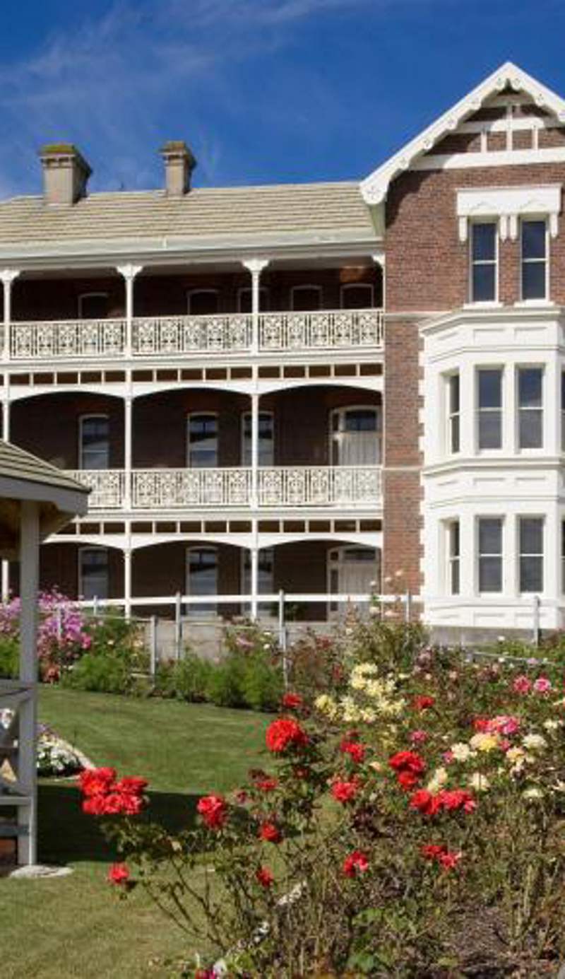 Auldington Hotel