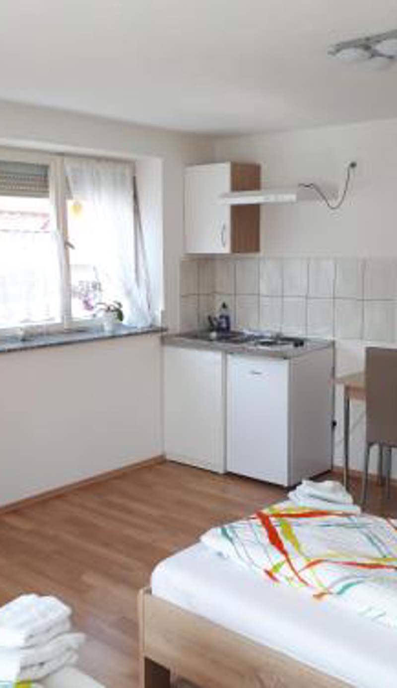 Gästehaus Apartments B & B27 und Pension Waldhorn