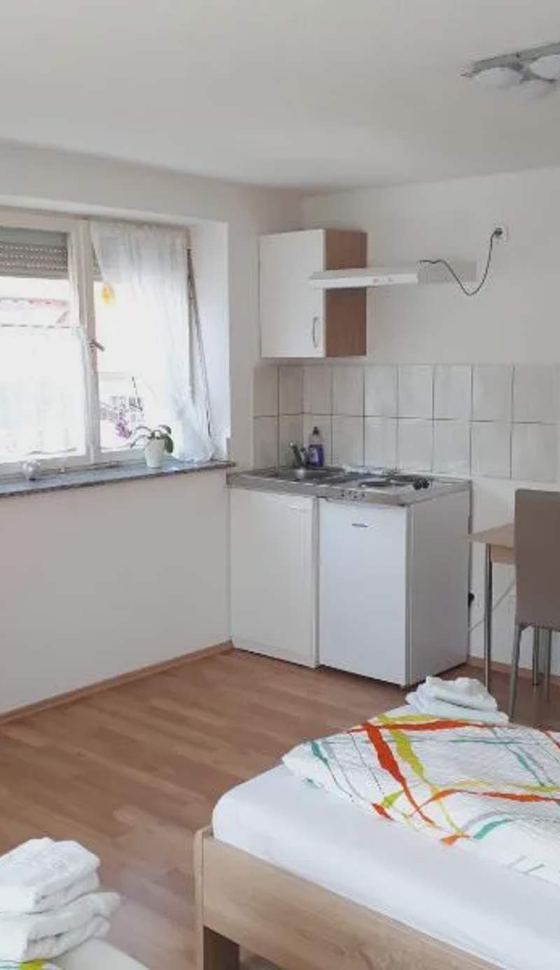 Gästehaus Apartments B & B27 und Pension Waldhorn