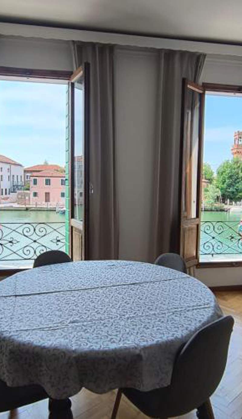 Moretti flat Canal View
