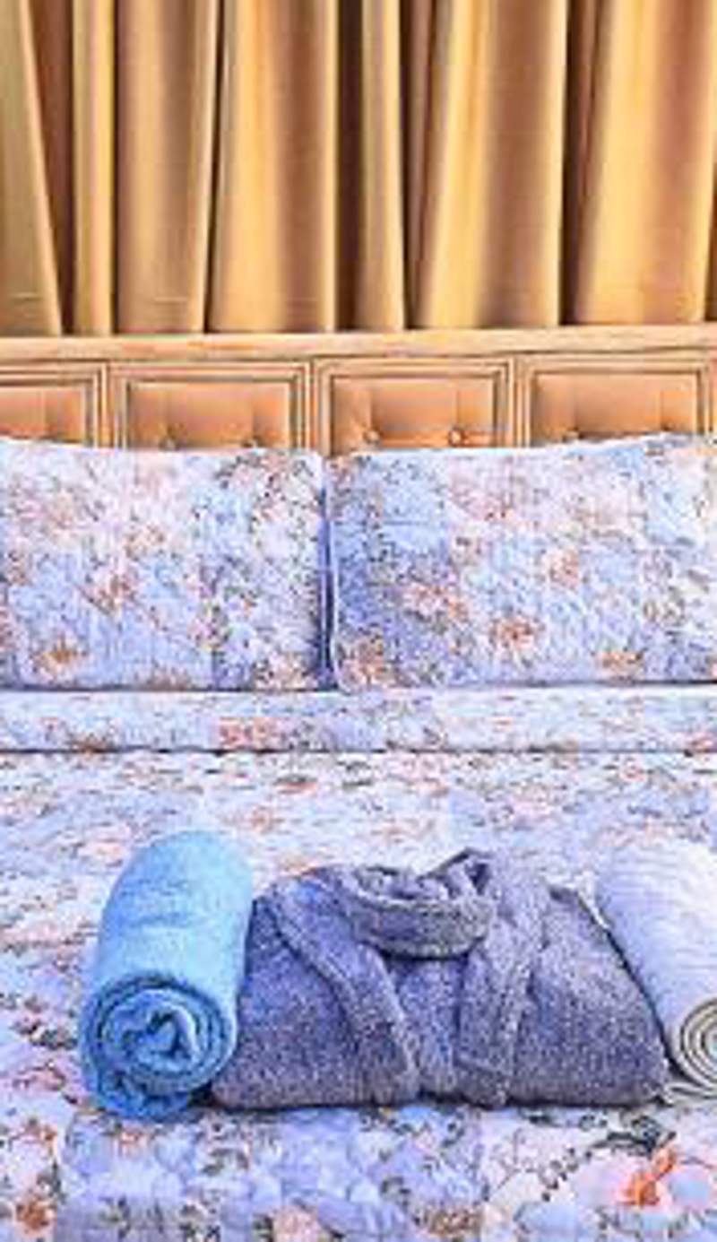 Cozy Luxury Hideouts in North Ridge, 10 mins from the Airport & Tang Palace, 5 mins from Alisa Hotel, Kempinski & Movenpick, close to Supermarkets & Tourist Attractions