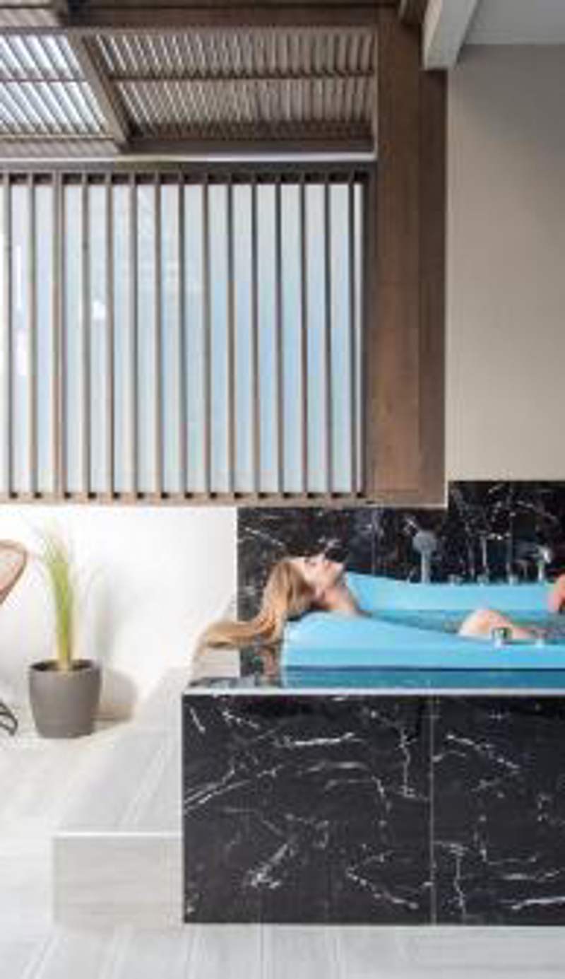xSuites - Adults Only Boutique Suites with Private Jacuzzi