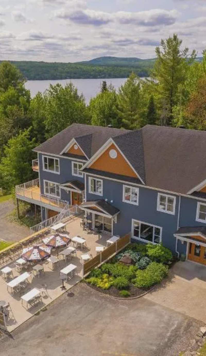 Au Sommet du Lac Magog