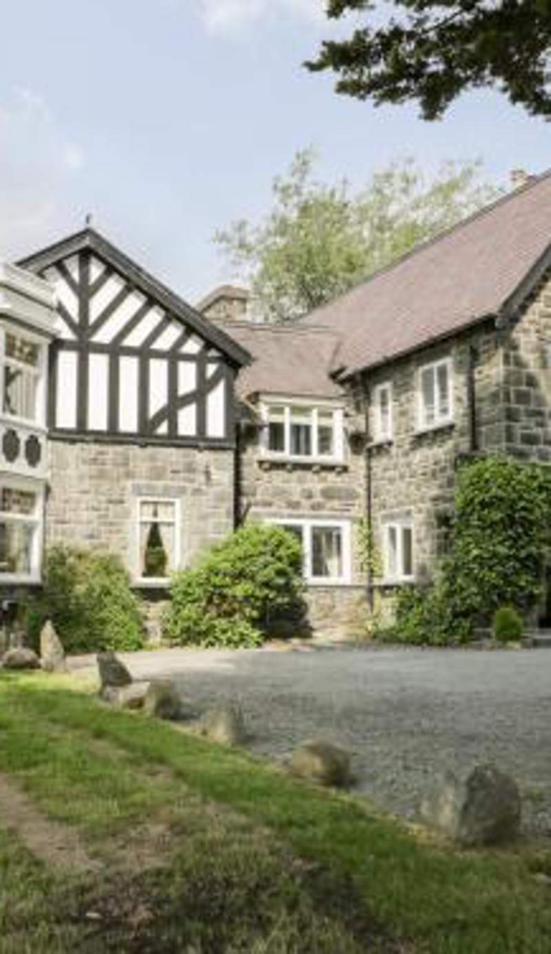 Gwern Borter Manor